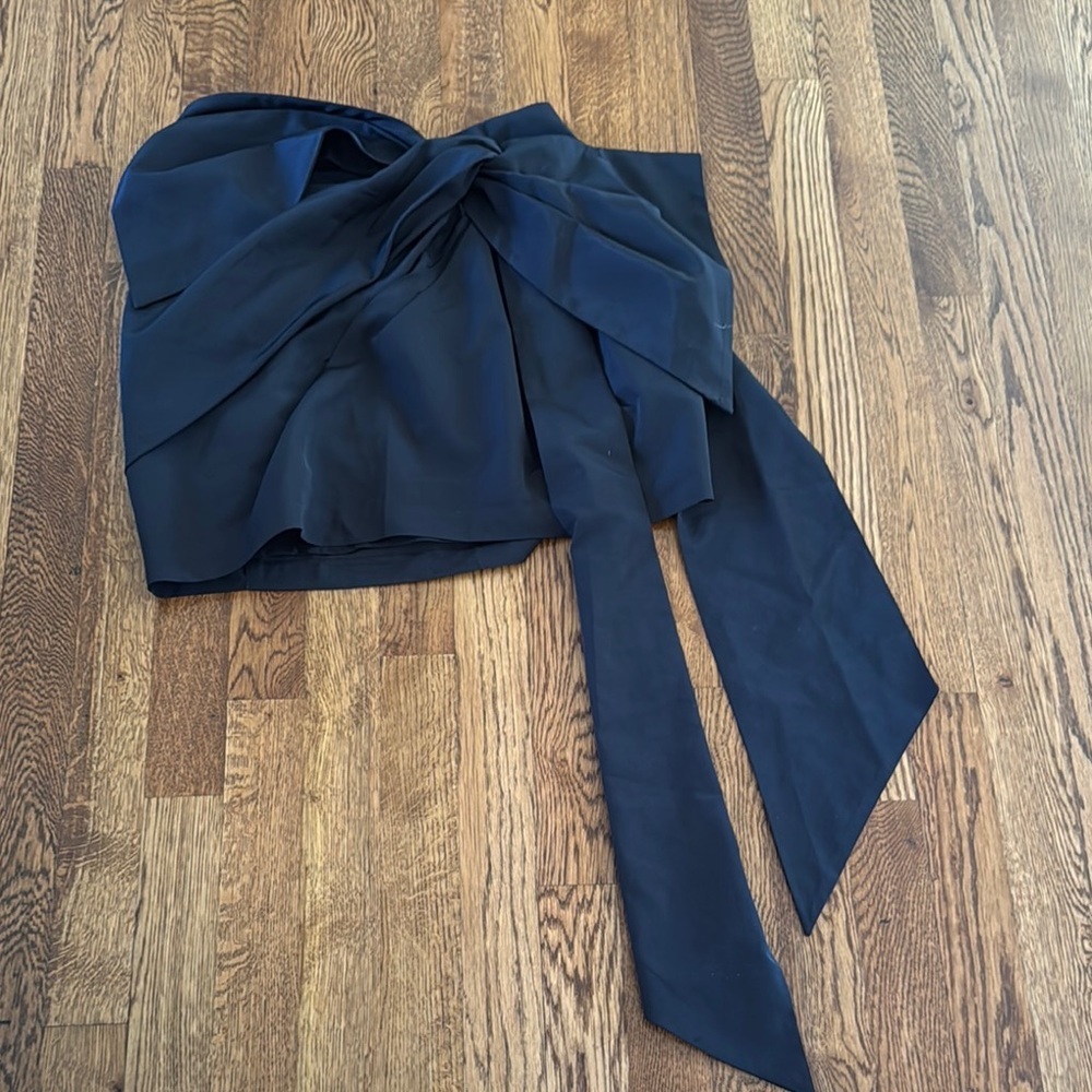 Express Women’s Black Bow Skirt Size 4